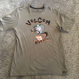 Volcom t shirt